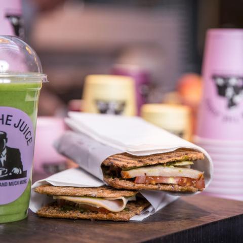 Sandwich og juice